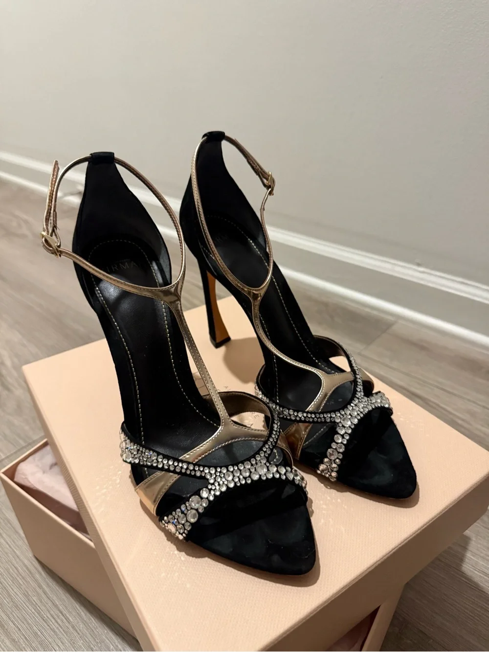 Alexandre Birman chic black